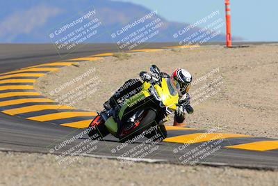 media/Oct-09-2022-SoCal Trackdays (Sun) [[95640aeeb6]]/Turn 12 (140pm)/